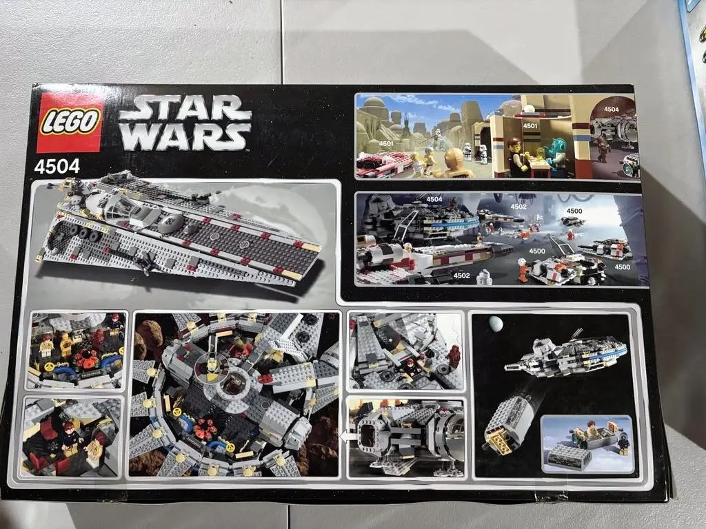 Millennium Falcon 4504
