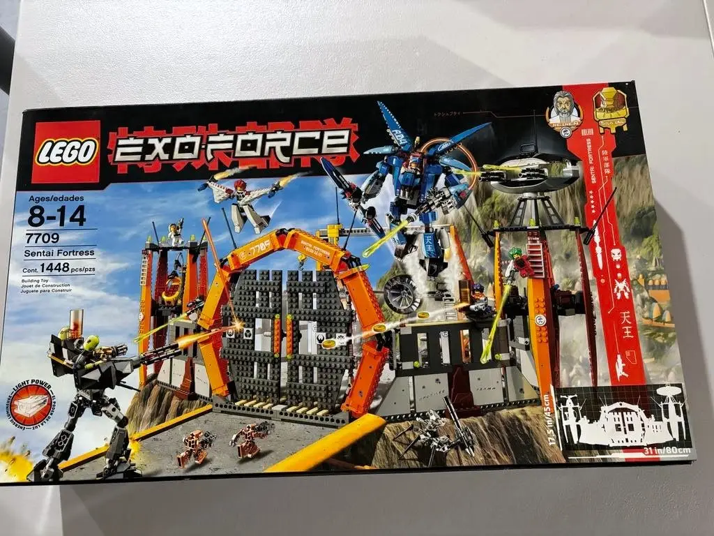 Sentai Fortress, photograph 1